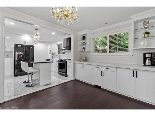 440 Sunset Drive, Oakville, ON - Indoor Photo Showing Kitchen