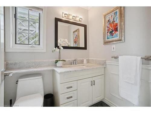 20 Craven Avenue, Burlington, ON - Indoor Photo Showing Bathroom