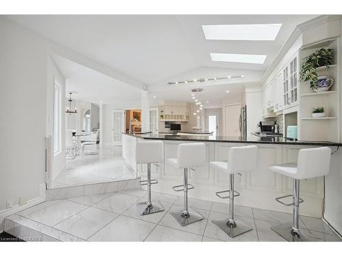 20 Craven Avenue, Burlington, ON - Indoor Photo Showing Kitchen With Upgraded Kitchen