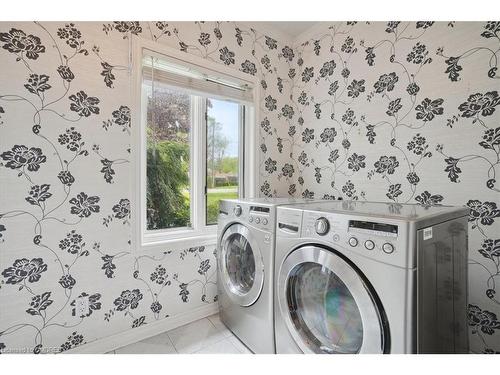 20 Craven Avenue, Burlington, ON - Indoor Photo Showing Laundry Room