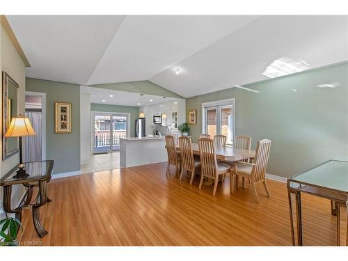 24 Quaker Road, Welland, ON - Indoor Photo Showing Dining Room