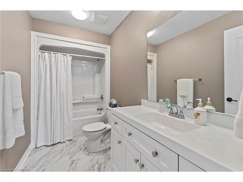 24 Quaker Road, Welland, ON - Indoor Photo Showing Bathroom