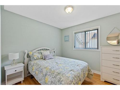 24 Quaker Road, Welland, ON - Indoor Photo Showing Bedroom