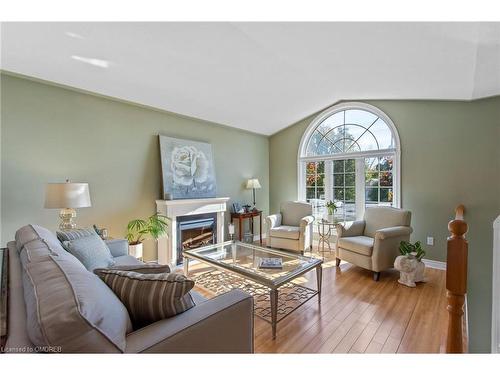 24 Quaker Road, Welland, ON - Indoor Photo Showing Living Room With Fireplace