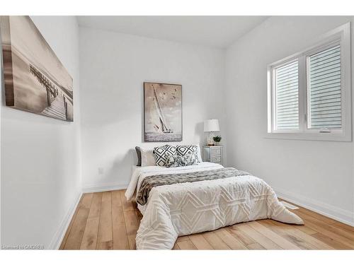 182 Commercial Street, Welland, ON - Indoor Photo Showing Bedroom