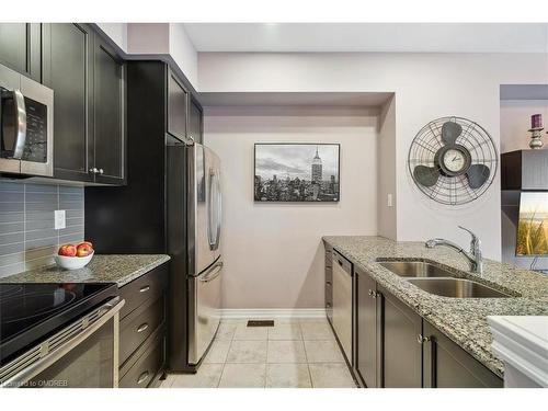 35-515 Winston Road, Grimsby, ON - Indoor Photo Showing Kitchen With Stainless Steel Kitchen With Double Sink