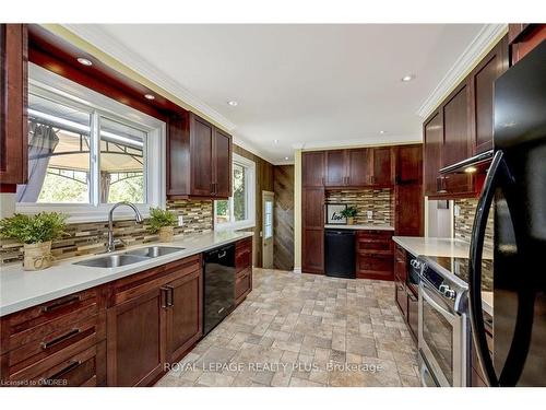 14360 Sixth Line, Halton Hills, ON - Indoor Photo Showing Kitchen With Double Sink