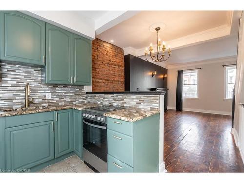 2-279 Main Street W, Hamilton, ON - Indoor Photo Showing Kitchen With Upgraded Kitchen