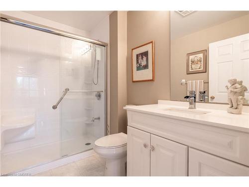 316-2085 Amherst Heights Drive, Burlington, ON - Indoor Photo Showing Bathroom