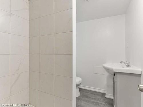 186 Sherman Avenue N, Hamilton, ON - Indoor Photo Showing Bathroom