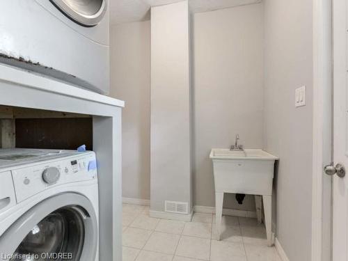 186 Sherman Avenue N, Hamilton, ON - Indoor Photo Showing Laundry Room