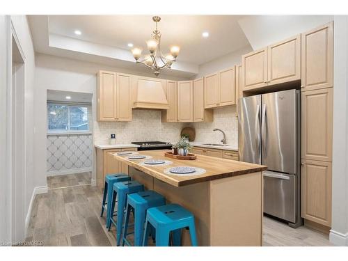 72 Leeming Street, Hamilton, ON - Indoor Photo Showing Kitchen