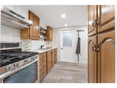 72 Leeming Street, Hamilton, ON - Indoor Photo Showing Kitchen