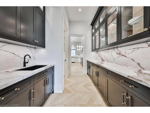 556 Fourth Line, Oakville, ON - Indoor Photo Showing Kitchen