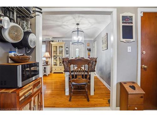 391 East 16Th Street, Hamilton, ON - Indoor Photo Showing Dining Room