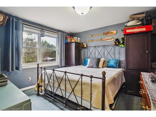 391 East 16Th Street, Hamilton, ON - Indoor Photo Showing Bedroom