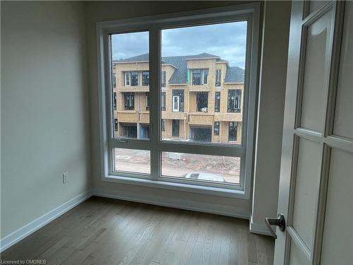 3044 Perkins Way, Oakville, ON - Indoor Photo Showing Other Room