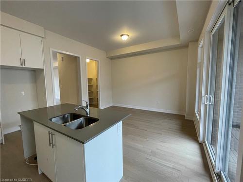 3044 Perkins Way, Oakville, ON - Indoor Photo Showing Kitchen With Double Sink