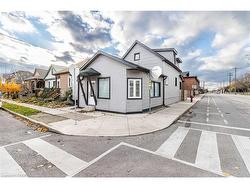 195 Tragina Avenue N Hamilton, ON L8H 5C7