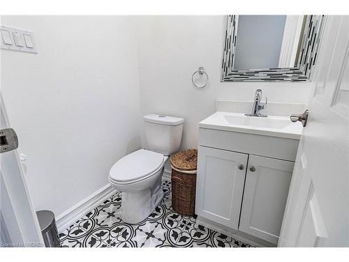 195 Tragina Avenue N, Hamilton, ON - Indoor Photo Showing Bathroom