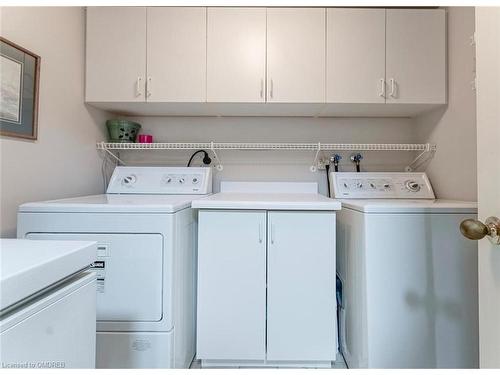 301-2190 Lakeshore Road, Burlington, ON - Indoor Photo Showing Laundry Room