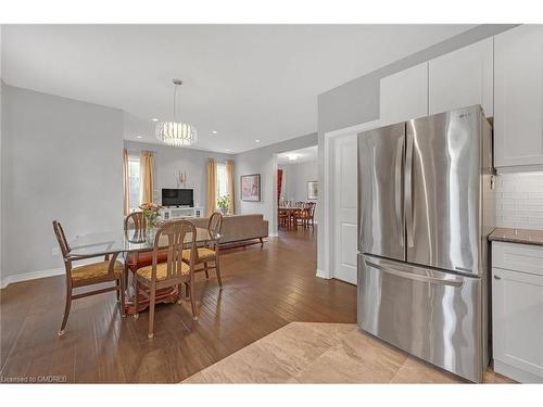 93 Southshore Crescent, Stoney Creek, ON - Indoor Photo Showing Dining Room