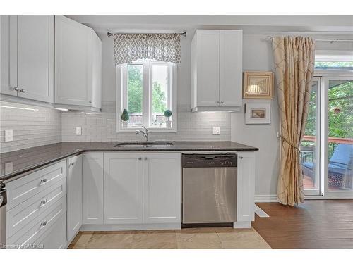 93 Southshore Crescent, Stoney Creek, ON - Indoor Photo Showing Kitchen With Double Sink