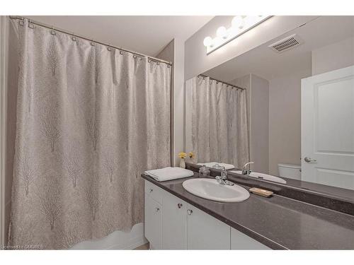 93 Southshore Crescent, Stoney Creek, ON - Indoor Photo Showing Bathroom