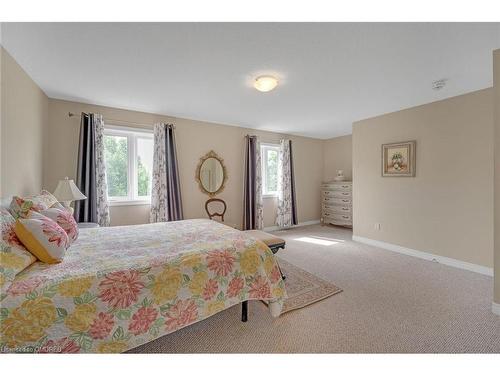 93 Southshore Crescent, Stoney Creek, ON - Indoor Photo Showing Bedroom