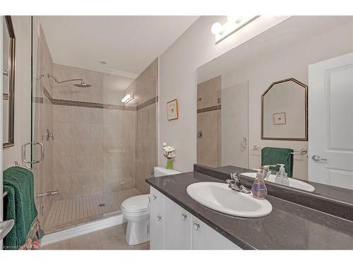 93 Southshore Crescent, Stoney Creek, ON - Indoor Photo Showing Bathroom