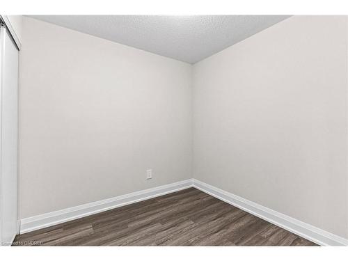 117-1569 Rose Way, Milton, ON - Indoor Photo Showing Other Room