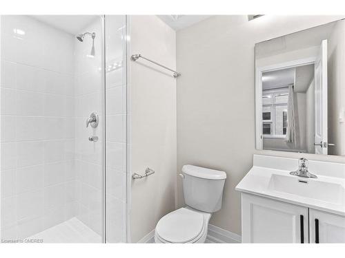 117-1569 Rose Way, Milton, ON - Indoor Photo Showing Bathroom