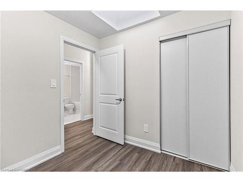 117-1569 Rose Way, Milton, ON - Indoor Photo Showing Other Room