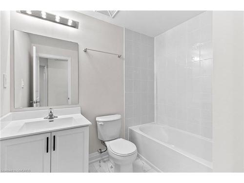 117-1569 Rose Way, Milton, ON - Indoor Photo Showing Bathroom