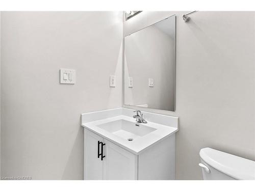 117-1569 Rose Way, Milton, ON - Indoor Photo Showing Bathroom