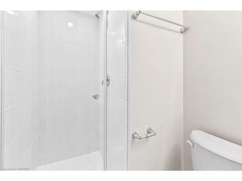 117-1569 Rose Way, Milton, ON - Indoor Photo Showing Bathroom