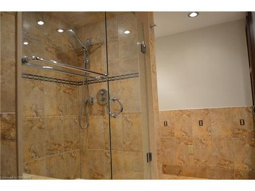 124 Caulder Drive, Oakville, ON - Indoor Photo Showing Bathroom