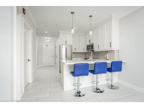 214-257 Millen Road, Stoney Creek, ON - Indoor Photo Showing Kitchen With Upgraded Kitchen