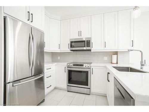 214-257 Millen Road, Stoney Creek, ON - Indoor Photo Showing Kitchen With Stainless Steel Kitchen With Upgraded Kitchen