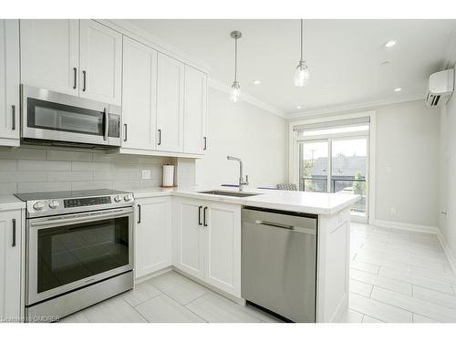 214-257 Millen Road, Stoney Creek, ON - Indoor Photo Showing Kitchen With Stainless Steel Kitchen With Upgraded Kitchen