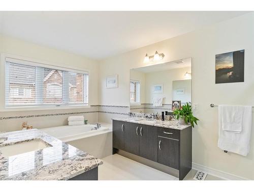 2484 Thornfield Common, Oakville, ON - Indoor Photo Showing Bathroom