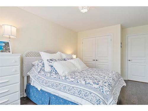 2484 Thornfield Common, Oakville, ON - Indoor Photo Showing Bedroom