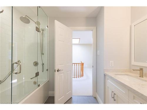 1164 Cynthia Lane, Oakville, ON - Indoor Photo Showing Bathroom