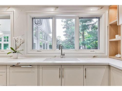 1312 Duncan Road, Oakville, ON - Indoor Photo Showing Kitchen