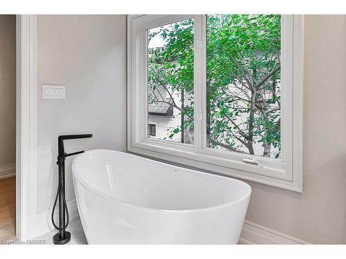 1312 Duncan Road, Oakville, ON - Indoor Photo Showing Bathroom