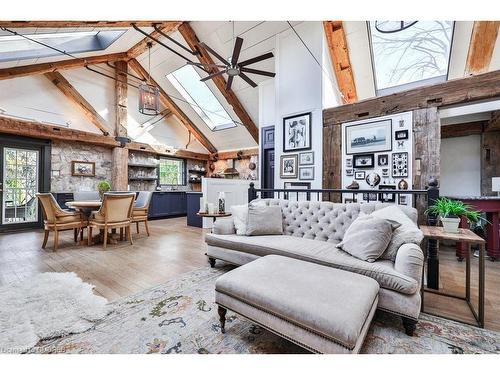 1486 Kenmuir Avenue, Mississauga, ON - Indoor Photo Showing Living Room