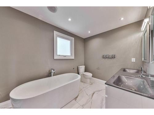 2068 Mississauga Road, Mississauga, ON - Indoor Photo Showing Bathroom