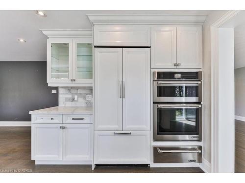 2068 Mississauga Road, Mississauga, ON - Indoor Photo Showing Kitchen