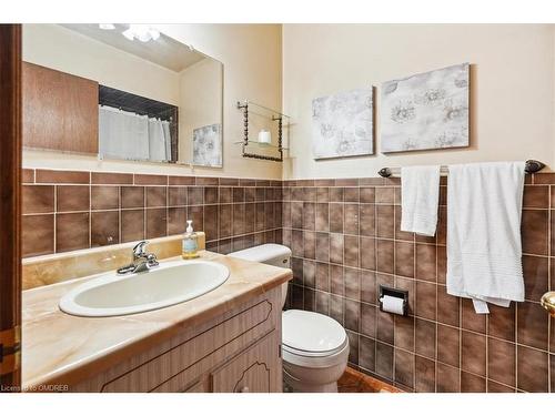 370 Herkimer Street, Hamilton, ON - Indoor Photo Showing Bathroom