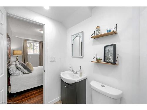 94 Rochefort Street, Kitchener, ON - Indoor Photo Showing Bathroom